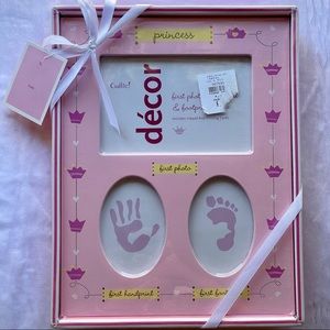 🆕 Baby Girls’ First Photo, Handprint & Frame